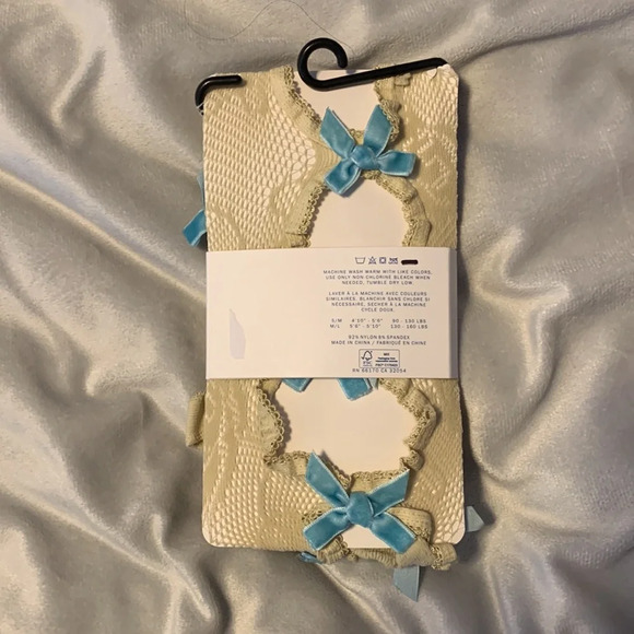 Urban outfitters Bow Cutout Rose Lace Tight beige cream blue velvet bows s/m - Picture 5 of 5